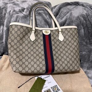 Gucci Ophidia medium size tote bag, no issues, With original dust bag.